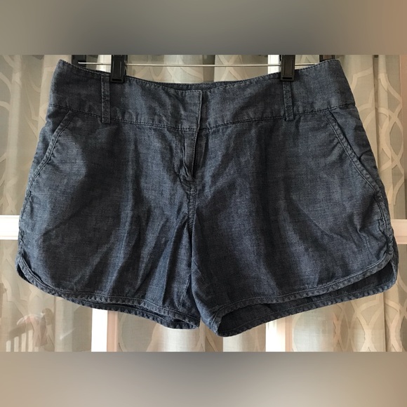 The Limited size 8 678 collection dark wash denim shorts with pockets! EUC - Picture 1 of 7
